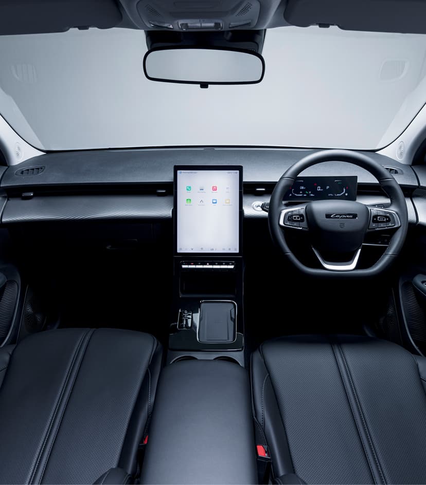 Lepas L4 dashboard and cabin